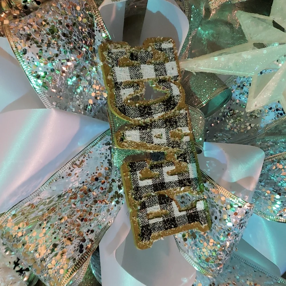 Silver Bauble Wreath
